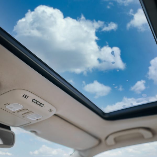 Panoramic glass sun roof in the car